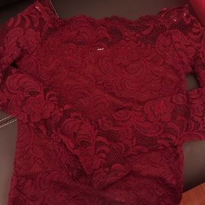 Off the shoulder lace top💕🌷